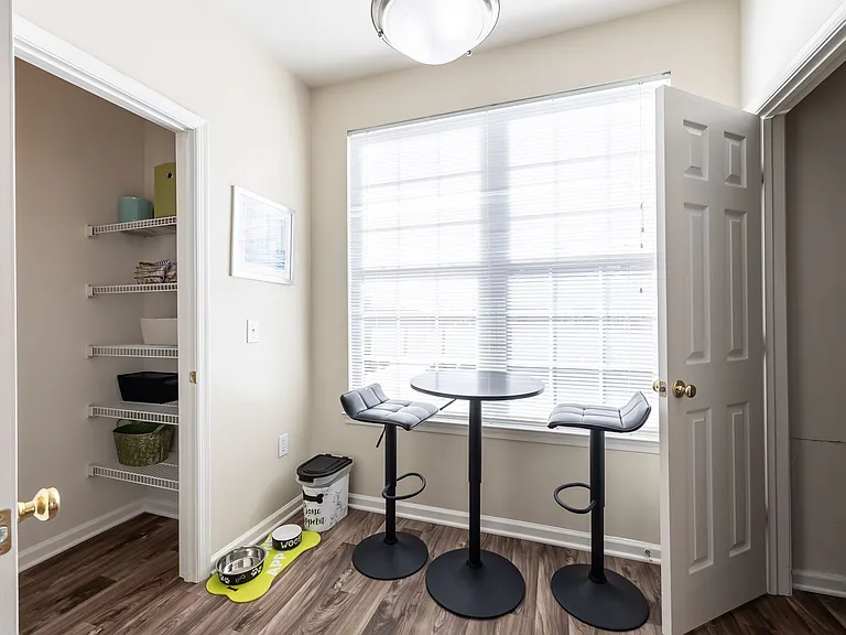 Carriage Hill Apartments — Photo 7