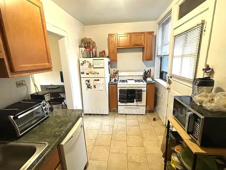 918 W Oakdale Ave #2S — Photo 7