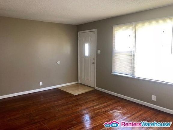 2nd image of 8112 Zoe Dr