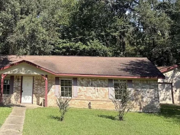 1821 Live Oak Dr, Conroe, TX 77301