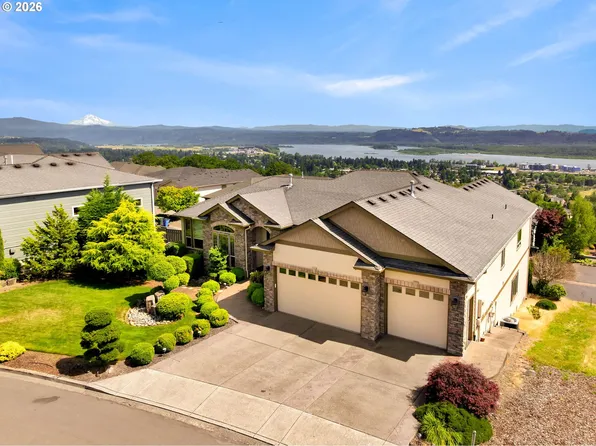 742 W Chestnut St, Washougal, WA 98607