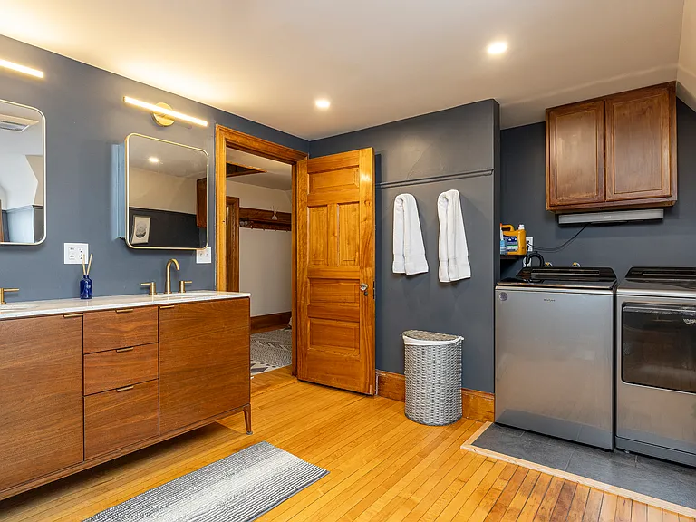 318 Brighton Ave — Photo 13