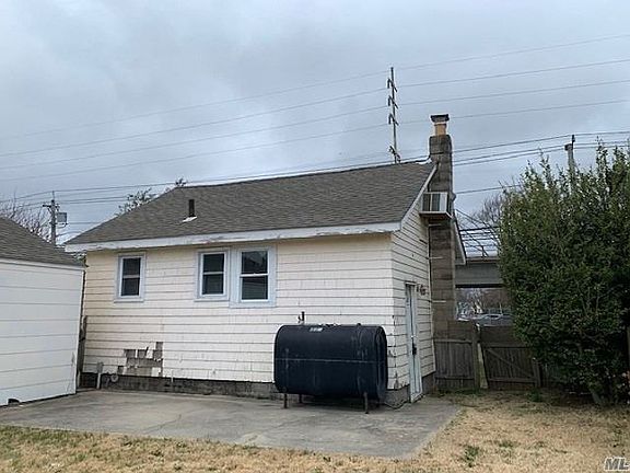 2nd image of 249 E Hoffman Ave