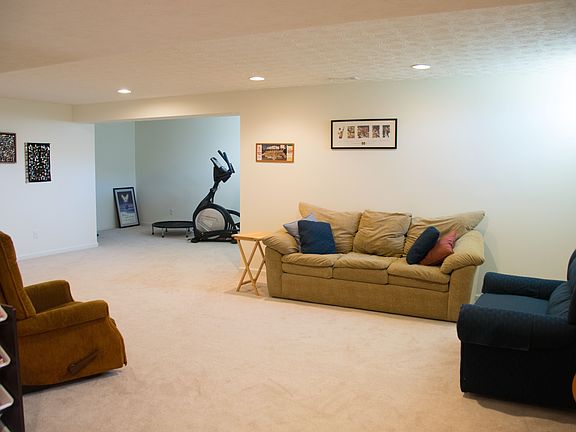 4th image of 1287 Lyndhurst Dr