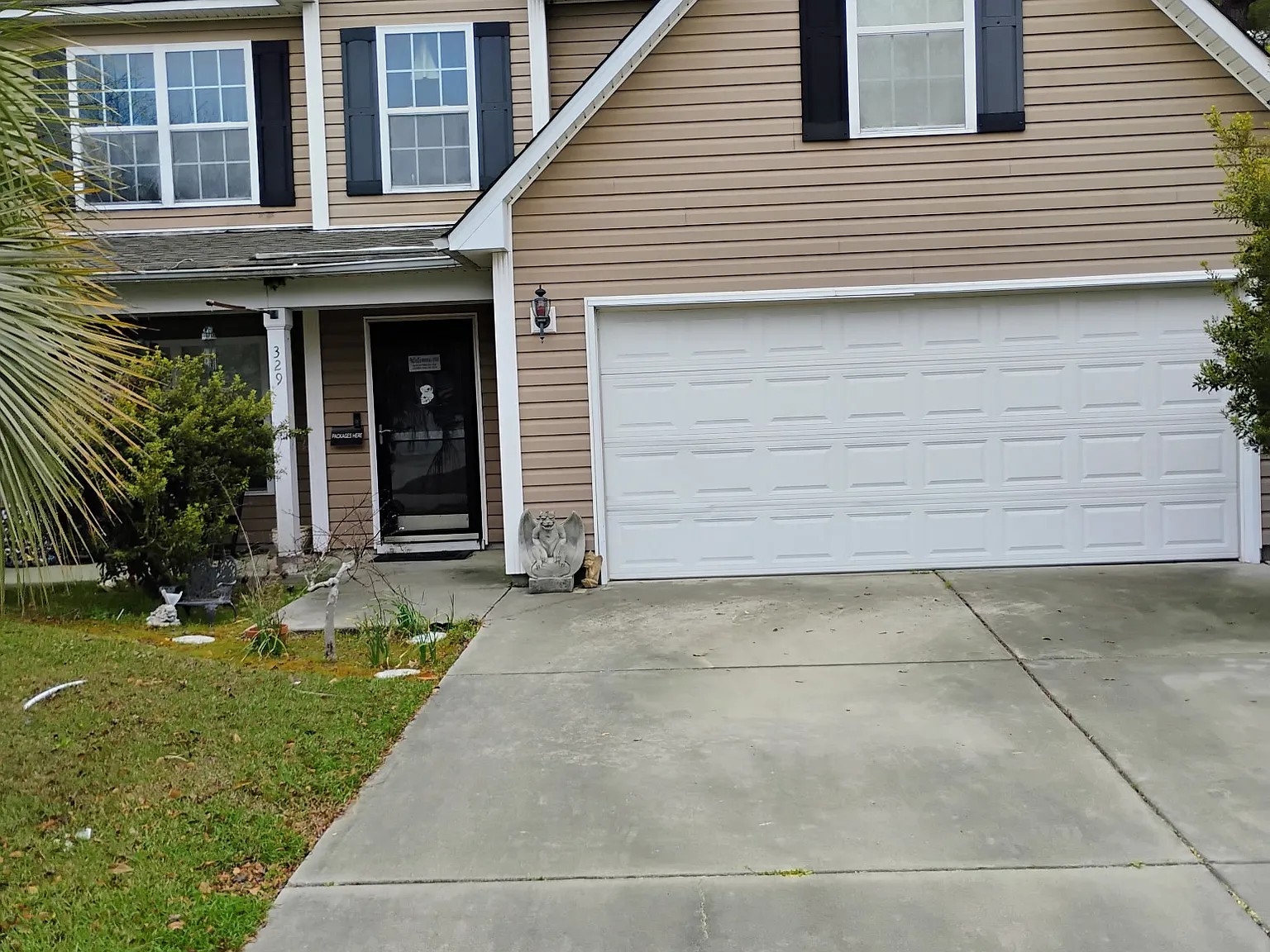 4 bed, 2285 sqft, $1,100 — Photo 1