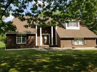 14 Webster Hill Est, Mount Vernon, IL 62864