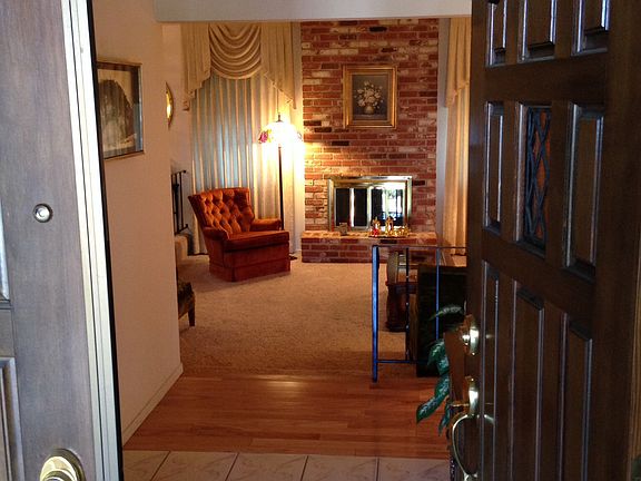 2nd image of 9421 Neville Way