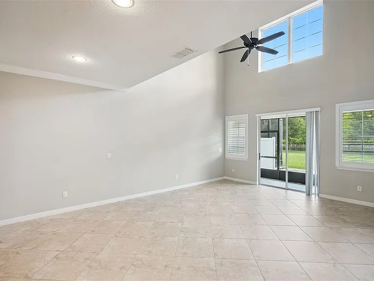 5640 Siracusa Ln — Photo 6