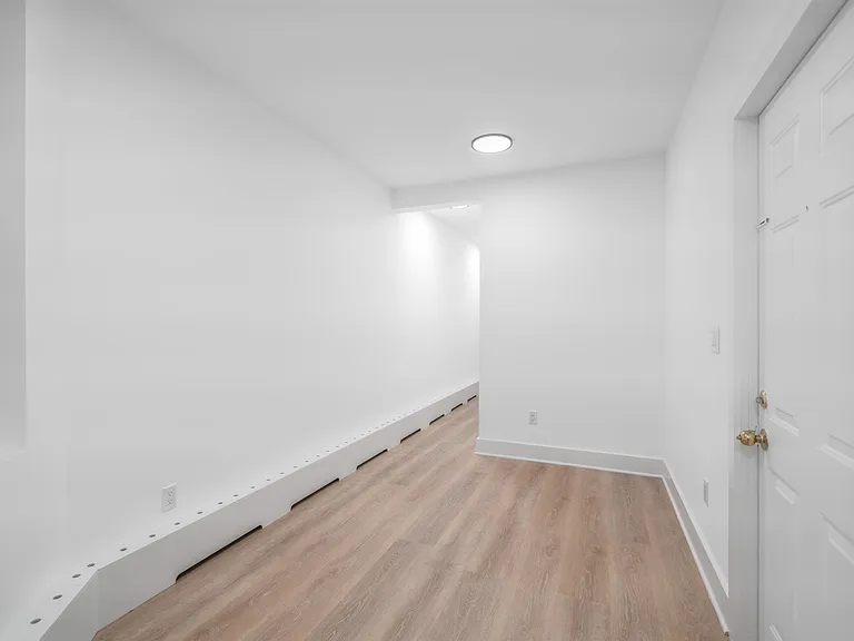500 Monroe St #8 — Photo 9