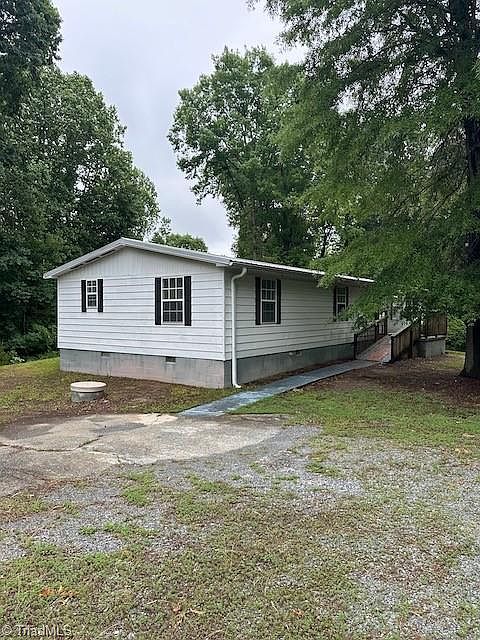 1st image of 232 Chateau Forest Dr