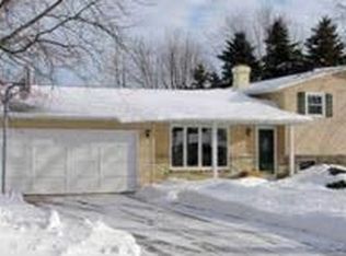 905 Venus Dr, Green Bay, WI 54311
