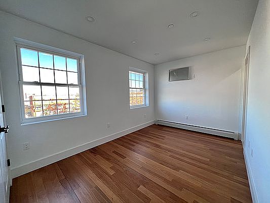 5th image of 440 Underhill Ave Floor 3
