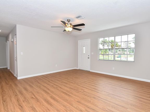 4th image of 1701 SE Vesthaven Ct