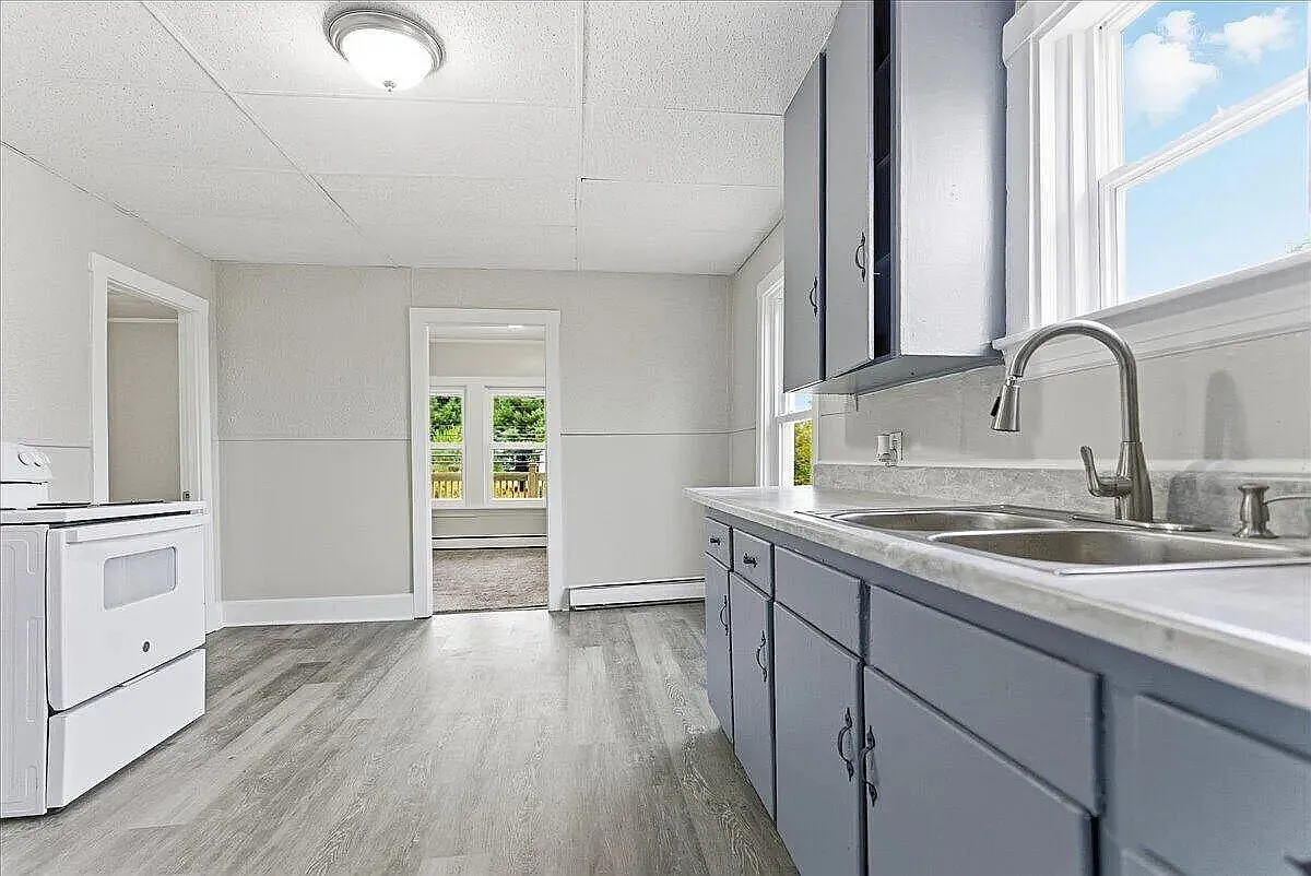 935 Sabattus Street - #2 — Photo 2