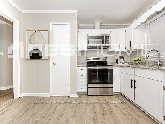 2nd image of 7541 Tamora Ln