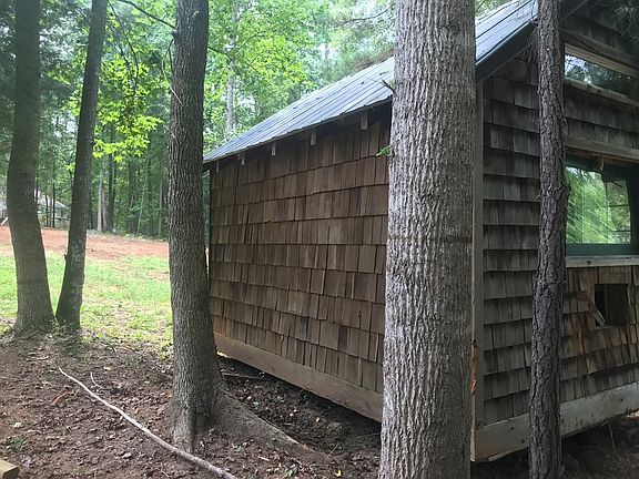4th image of 105 Rock Ln SE
