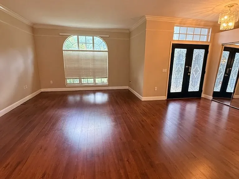 4351 Ellinwood Blvd — Photo 6
