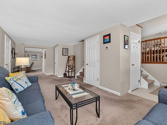 3rd image of 810 Lynwood Street