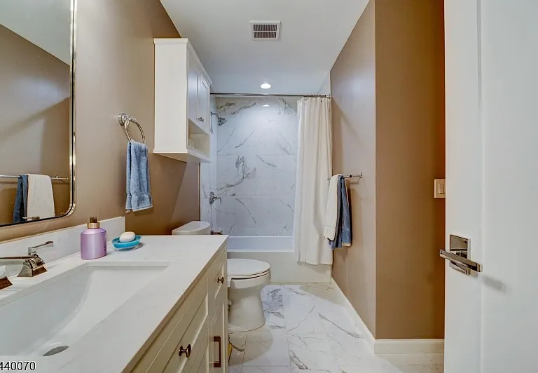 78 Wendover Ct — Photo 20
