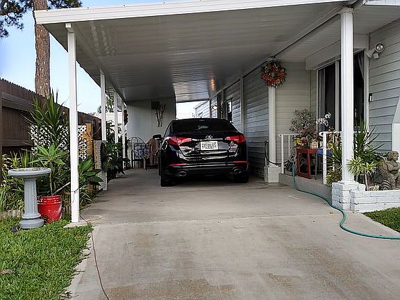 Parking for 3