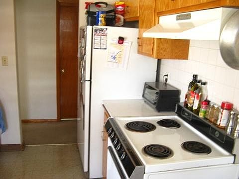 4th image of 136 11th Ave N APT A1