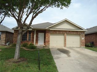 2812 Grandview Dr, Grand Prairie, TX 75052
