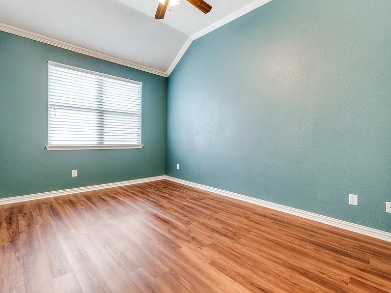531 Matthew Pl — Photo 10