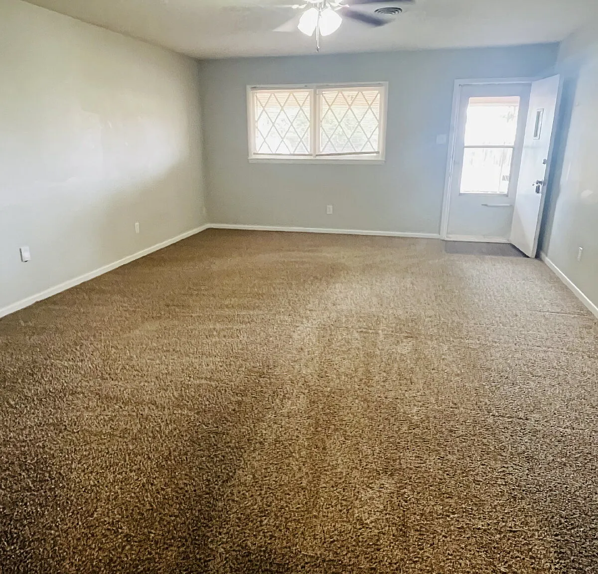 2 bed, 1.0 bath, 1073 sqft, $950 — Photo 3