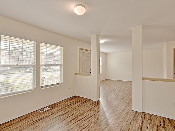 3rd image of 7201 Douglas Ave SE