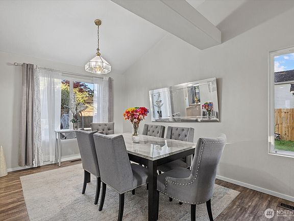 5th image of 20111 74th Avenue Ct E