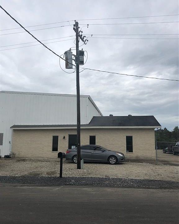 1st image of 413 Wesley St