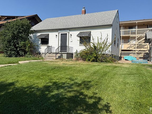 2nd image of 2005 9th Ave