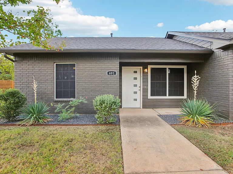 One Bedroom Front Porch