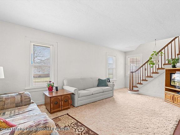 5th image of 716 S Park Blvd