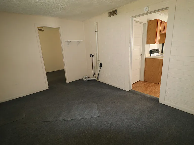 222 E Ravine Rd — Photo 8