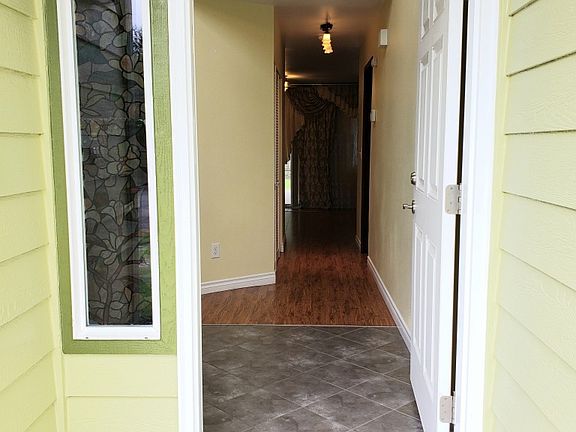 3rd image of 3308 Olympic St SE