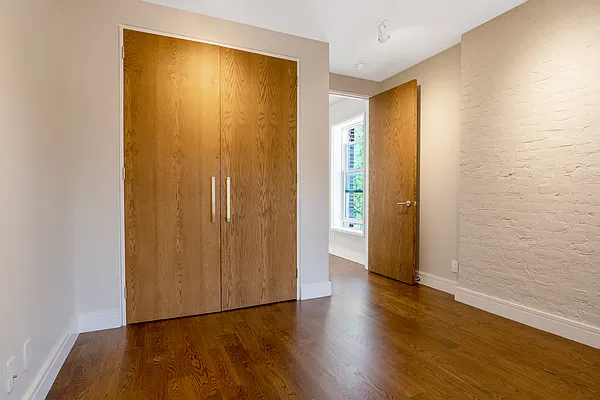 Rented by Tipping Point Real Estate LLC | media 10