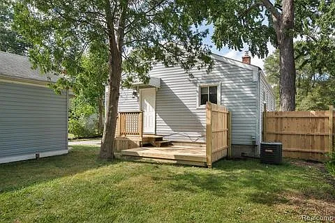 2 bed, 735 sqft, $2,200 — Photo 3