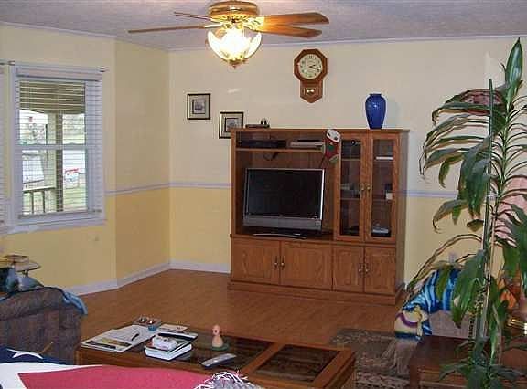 4th image of 113 Hillcrest Dr