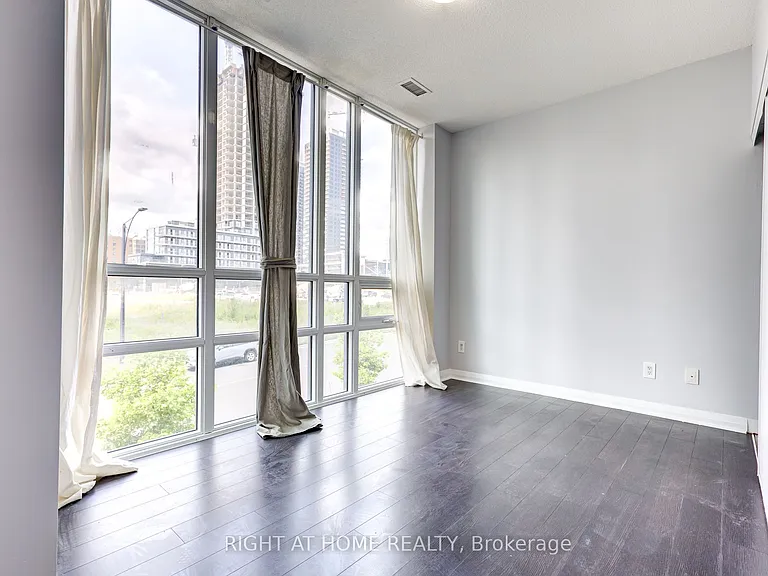 55 Eglinton Ave W #101 — Photo 21