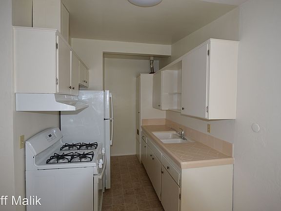 3rd image of 195 Ballantyne St APT 3