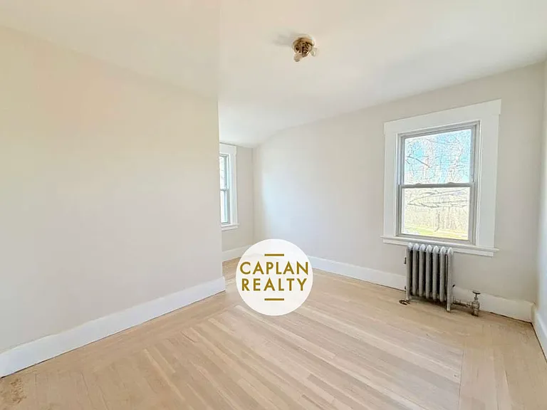 150 Crescent St — Photo 9