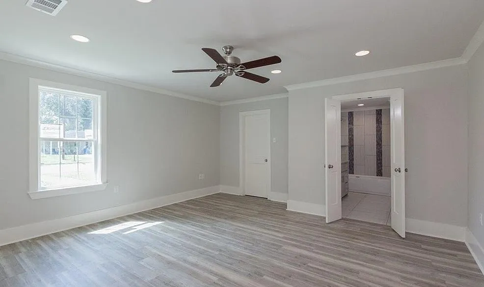 4 bed, 2567 sqft, $2,100 — Photo 2