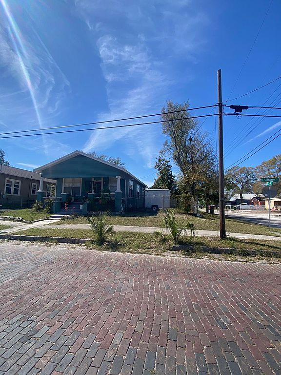 2810 N Albany Ave - Property Image