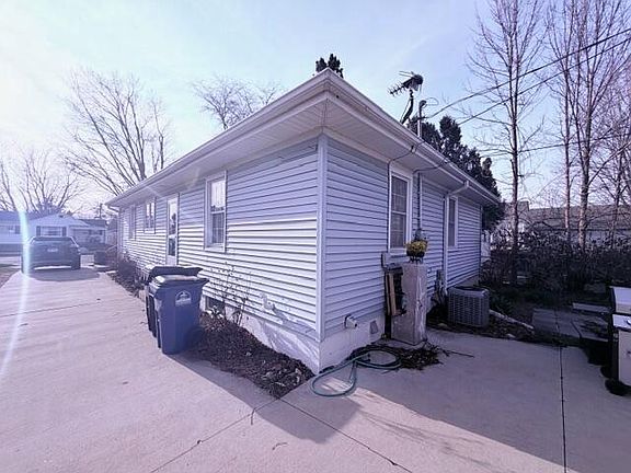 2nd image of 3339 6th AVENUE