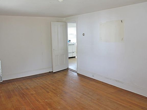 5th image of 20 E Clinton Ave