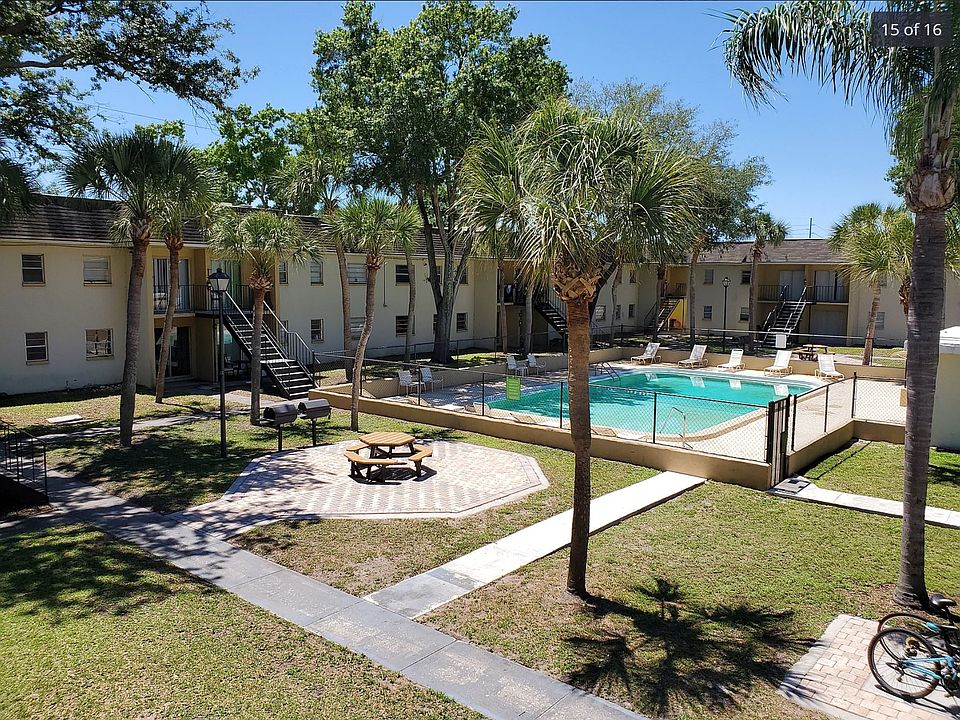 BBQ area and Pool