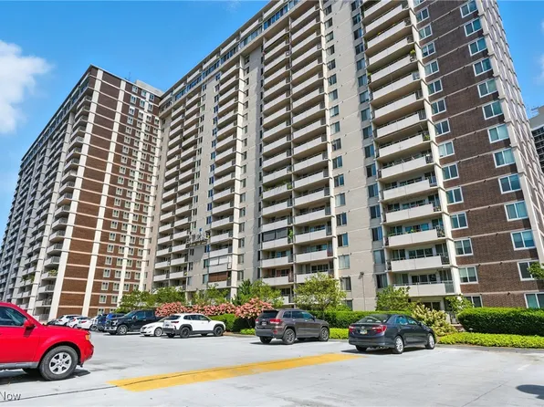 12900 Lake Ave APT 205, Lakewood, OH 44107