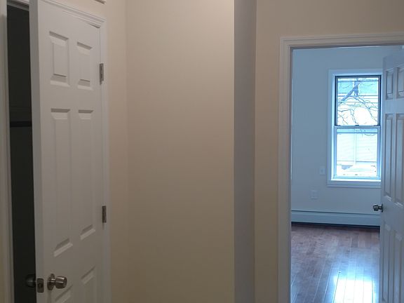 4th image of 3024 37th St