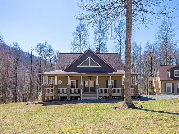 2nd image of 208 Hidden Valley Dr N